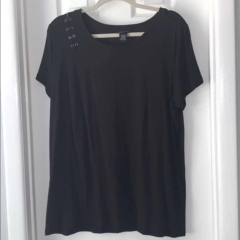 Torrid black slashed shoulder crew neck shirt 1x